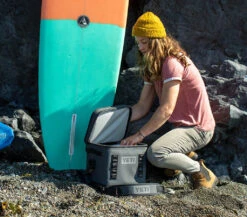 Yeti Hopper Flip 12 Soft Cooler -Osprey Butikk 220065 PDP Asset Banner Square Product Overview Lifestyle Hopper Flip 12 P5 Image 1x jpg