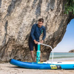 Aztron Giant Pump (SUP) -Osprey Butikk AZTRON Giant Pump mann stemning