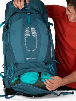Osprey Atmos AG 50 Tursekk Herre (2022) 29 Osprey Atmos AG 50 Tursekk Herre (2022) -Osprey Butikk Atmos 65L S22 Detail13 VenturiBlue web