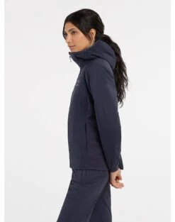 Arcteryx Atom LT Hoody Hettejakke (Dame) -Osprey Butikk Atom Hoody Black Sapphire Women s Side View Left