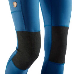 Abisko Trekking Turtights Dame -Osprey Butikk Fjellreven Abisko Trekking Turtights Dame modell kne detalj