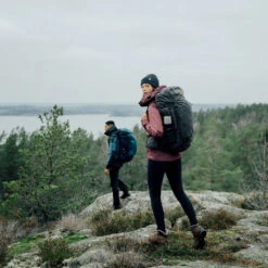 Abisko Trekking Turtights Dame -Osprey Butikk Fjellreven Abisko Trekking Turtights Dame modell ute paa tur