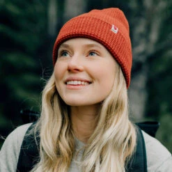 Tab Hat Strikkelue -Osprey Butikk Fjellreven Tab Hat Strikkelue dame modell ansikt