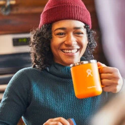 Hydro Flask Coffee Mug Kaffekrus (355 Ml) -Osprey Butikk Hydro Flask Coffee Mug Kaffekrus 355ml modell smil