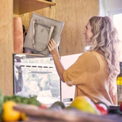 Hydro Flask Isolerende Kjøleveske (20L) 11 Hydro Flask Isolerende Kjøleveske (20L) -Osprey Butikk Hydro Flask Isolerende Kjoleveske 20L pakkes vekk