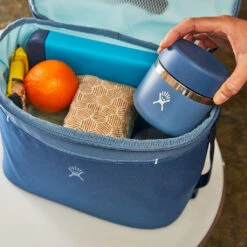 Hydro Flask Isolerende Mattermos (237 Ml) -Osprey Butikk Hydro Flask Isolerende Mattermos 237ml i bag