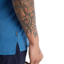 Icebreaker Sphere II SS T-skjorte (Herre) 14 Icebreaker Sphere II SS T-skjorte (Herre) -Osprey Butikk Icebreaker Sphere II SS Tskjorte Herre Azul modell nedekant detalj