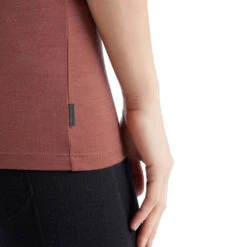 Icebreaker Tech Lite II SS T-skjorte (Dame) -Osprey Butikk Icebreaker Tech Lite II T Skjorte Dame Grape modell nedekant