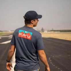 KAVU Klear Above Etch Art T-skjorte -Osprey Butikk KAVU Etch Art T skjorte modell flystripe