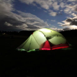 MSR Hubba Hubba NX Telt (2-Personer) -Osprey Butikk MSR Hubba Hubba NX Telt 2 Personer lyser i natten stemning