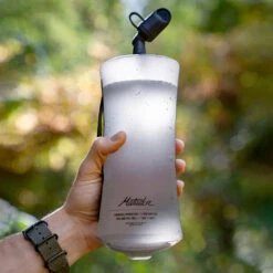 Matador Packable Hydration Bottle (1L) -Osprey Butikk Matador Hydration Bottle i bruk
