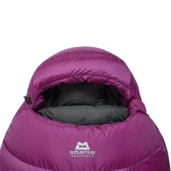 Mountain Equipment Glacier 1000 Sovepose (Dame) -Osprey Butikk Mountain Equipment Glacier 1000 Sovepose Dame Foxglove hette detalj