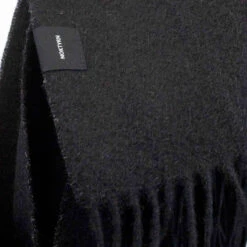 Nora - Reflekterende Ullskjerf -Osprey Butikk NOKTYRN Nora Reflekterende Ullskjerf detalj merkelapp