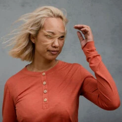 Organic Wool And Silk Longsleeve (Dame) 14 Organic Wool And Silk Longsleeve (Dame) -Osprey Butikk Northern Playground Organic Wool and Silk Longsleeve Dame Rust Red