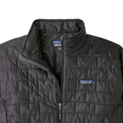Patagonia Nano Puff Jacket (Herre) -Osprey Butikk Patagonia Nano Puff Syntetisk Dunjakke Herre Black front detalj