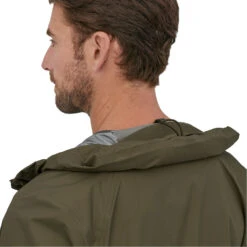 Patagonia Torrentshell 3L Jacket Regnjakke (Herre) -Osprey Butikk Patagonia Torrentshell 3L Jacket Regnjakke Herre modell hette bak