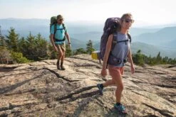 Osprey Atmos AG 50 Tursekk Herre (2022) 36 Osprey Atmos AG 50 Tursekk Herre (2022) -Osprey Butikk S22 Atmos Aura Holz NewHampshire 4998 web