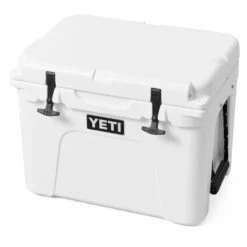 Yeti Tundra 35 Hard Cooler -Osprey Butikk YETI Tundra 35 Hard Cooler White box