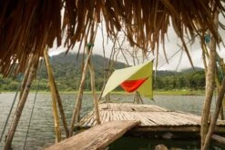 TICKET TO THE MOON Tarp For Hengekøye -Osprey Butikk bastian red hammock tarp 4