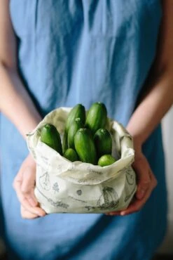 Beeswax Food Wrap Giant -Osprey Butikk beeswax wrap bag spring salad giant abeego 3 2786x 64de49e2 e90a 480e 8703 626ec5b1b7a1