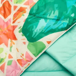 Rumpl The Original Puffy Blanket Turpledd (Moroccan Palm) -Osprey Butikk rumpl printed original 1 person original puffy blanket moroccan palm tppb mp1 1 28857734856776 jpg